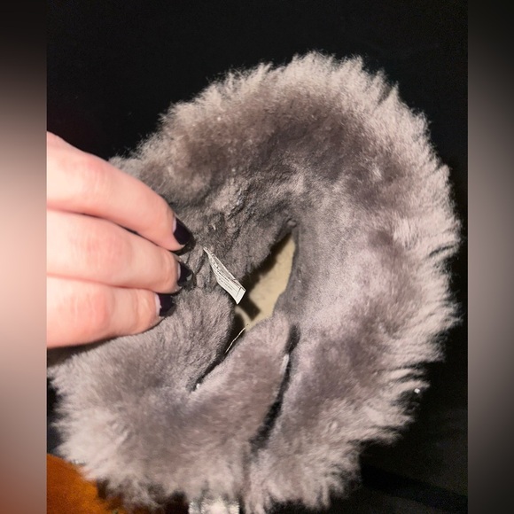 Grey Bow Tie Uggs - Picture 7 of 7